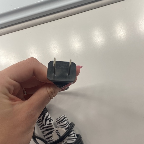 BRAND NEW NEVER USED hair straightener, - Picture 3 of 5